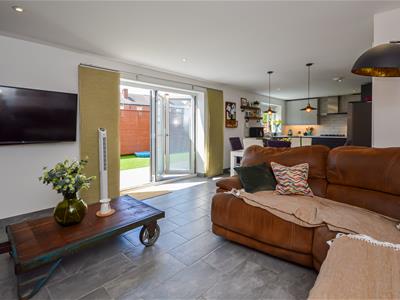 KITCHEN/DINER/LOUNGE